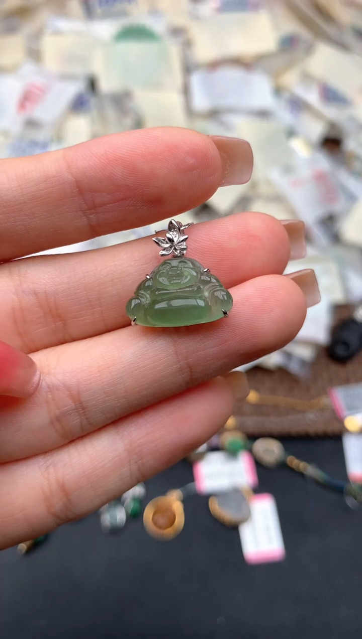 18K金镶嵌挂件翡翠一