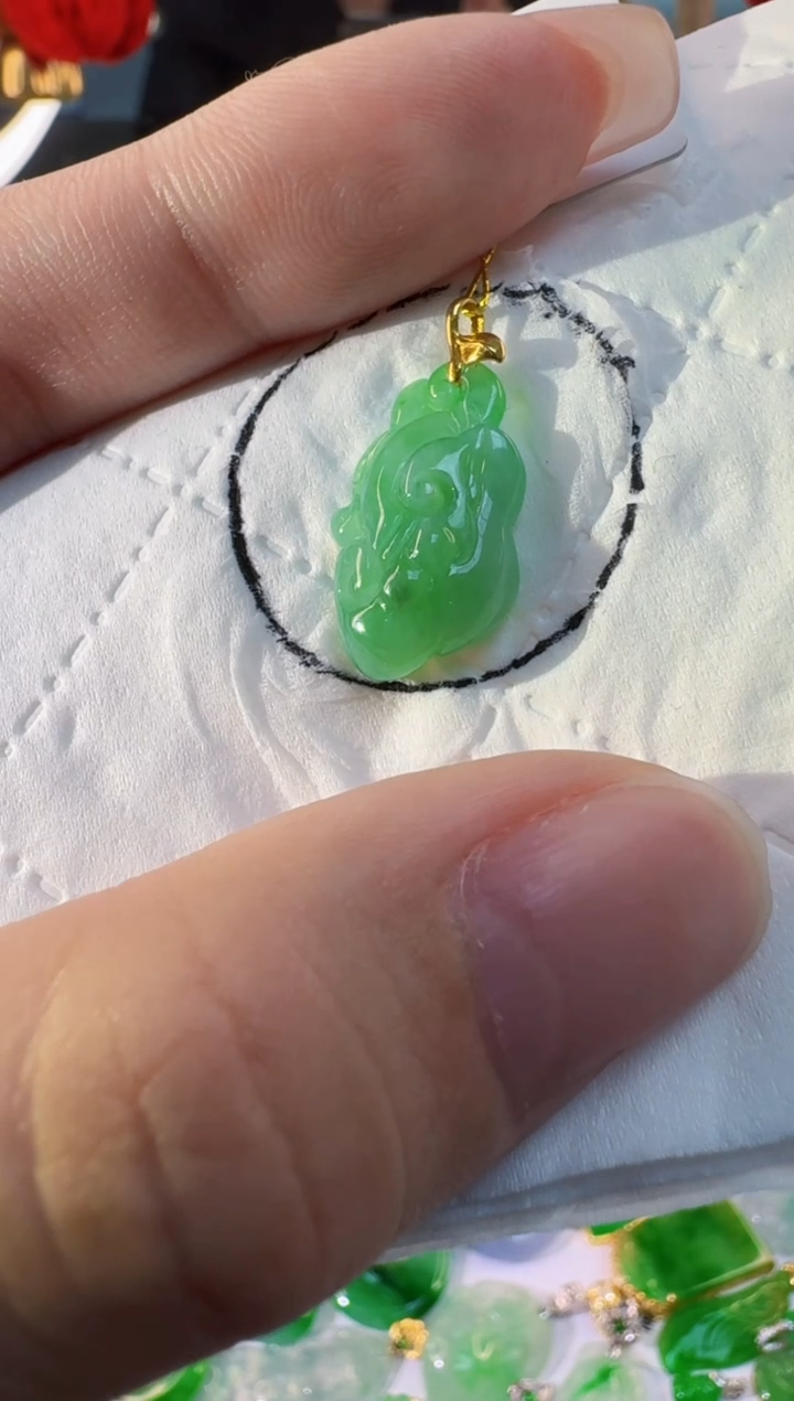 【闪购商品】翡翠颈饰18K金镶嵌缅甸翡翠A挂件