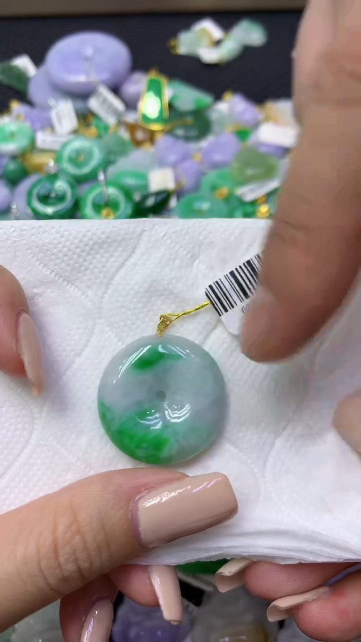 颈饰18K金镶嵌翡翠天然缅甸翡翠A货