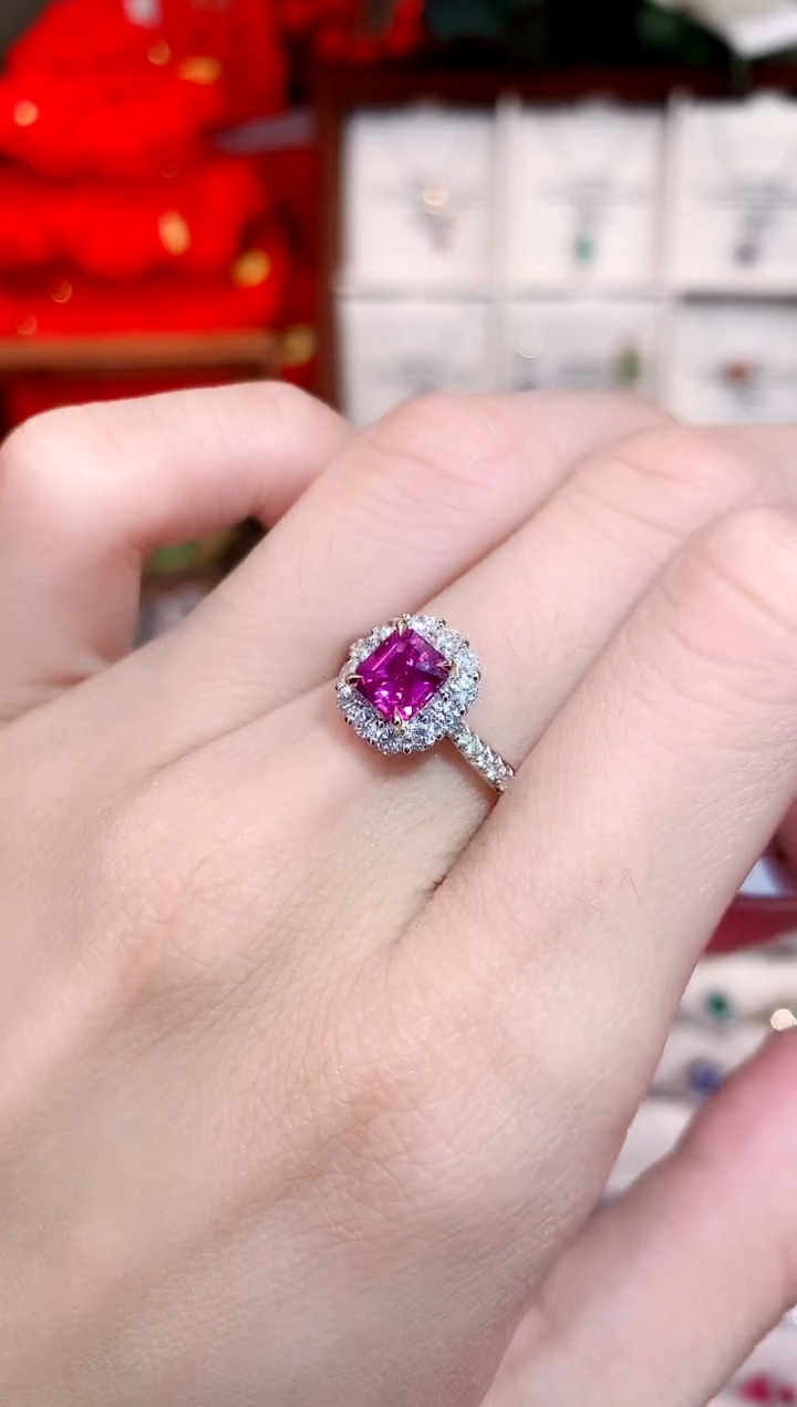 彩色蓝宝石戒指18K金镶嵌1.29ct/天然宝石/七天无理由