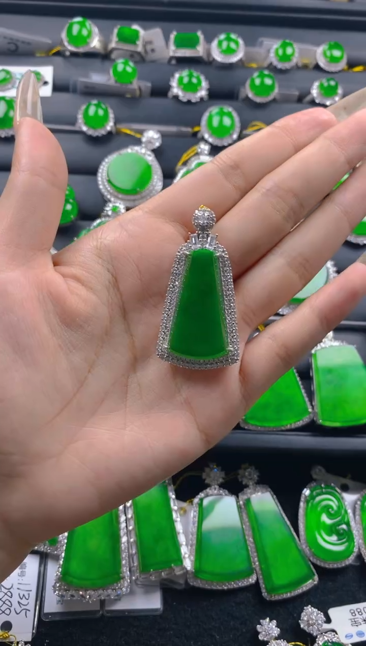 【闪购商品】翡翠颈饰银S925镶嵌11111111