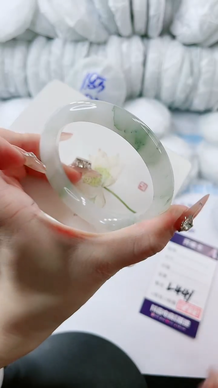 【闪购商品】石英质玉手镯未镶嵌多样性发货L441