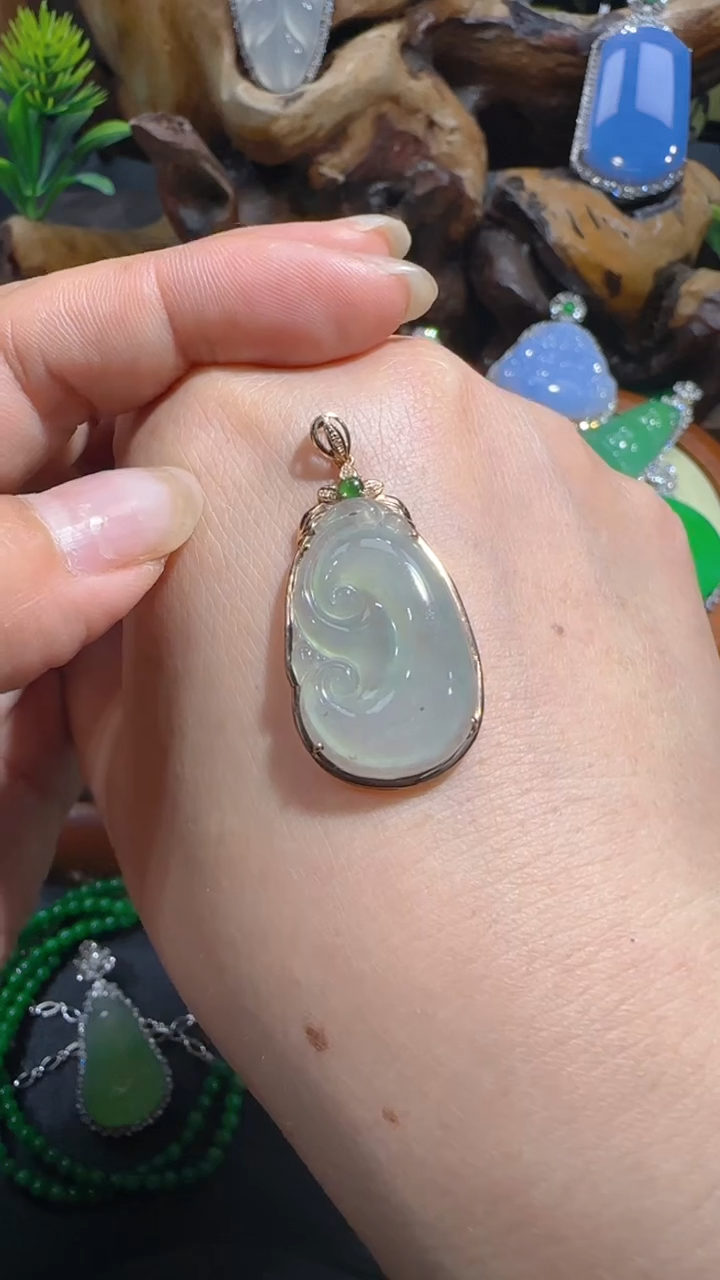 【闪购商品】翡翠吊坠(不含链)18K金镶嵌吊坠