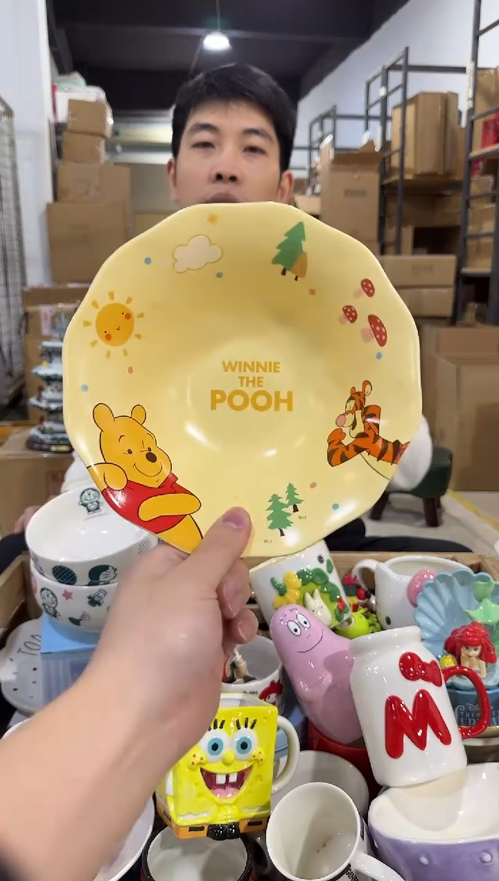 瓷片维尼八英寸餐盘