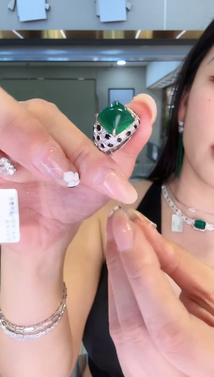 铂Pt950镶嵌戒指祖母绿 吉尔德大证 7.57ct