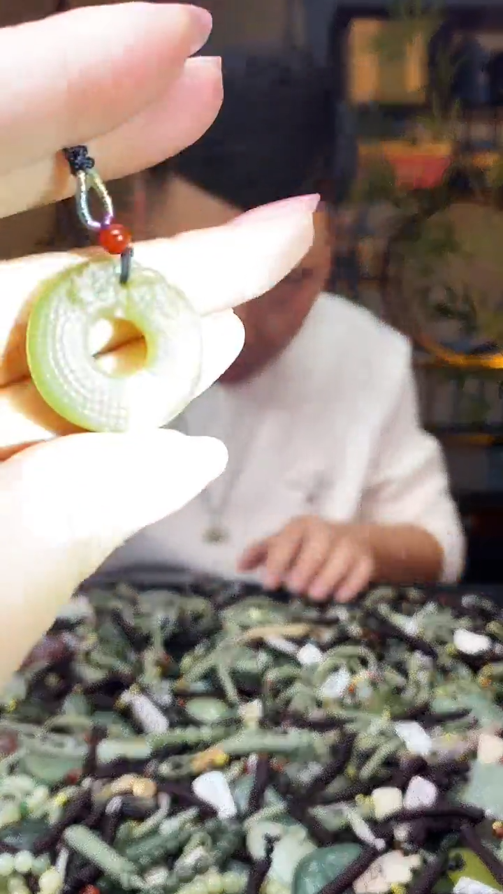 颈饰未镶嵌和田玉多样性发货，拍一发一