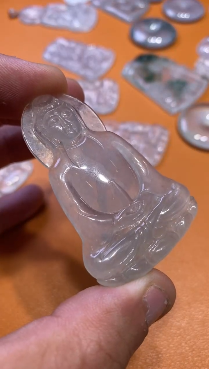 【闪购商品】翡翠吊坠(不含链)未镶嵌观音1800