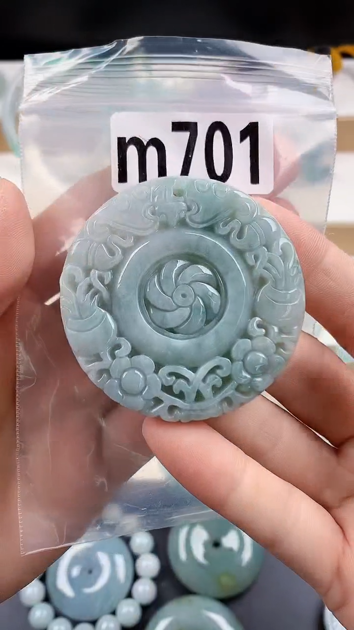 颈饰未镶嵌翡翠天然翡翠吊坠挂件