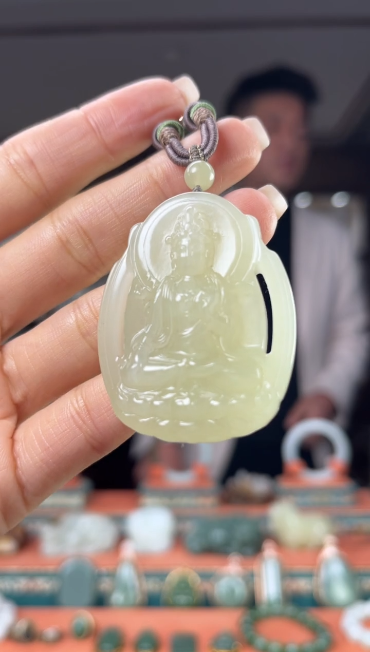 颈饰未镶嵌和田玉佩佩