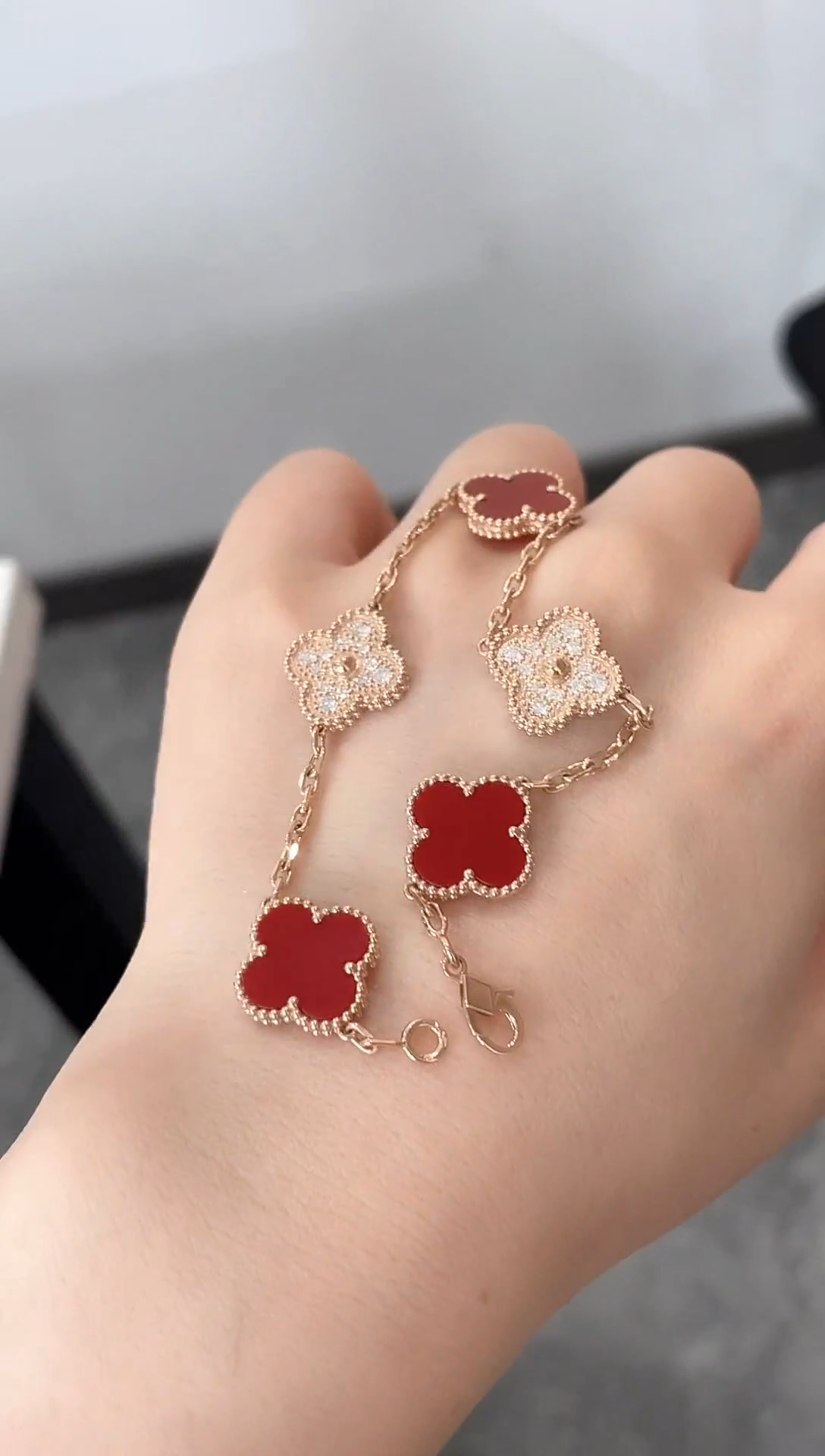 【闪购商品】玛瑙/玉髓手链18K金镶嵌【kk珠宝】红色隔钻五花手链