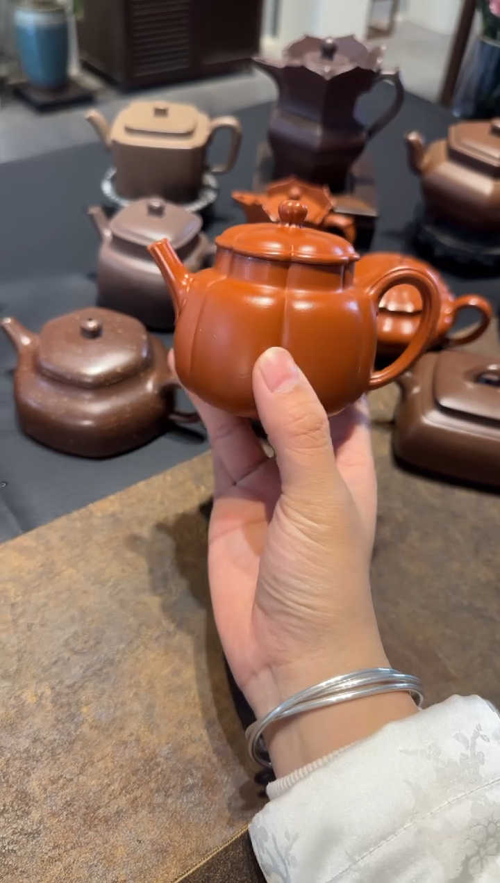 【闪购商品】紫砂茶壶繁花 朱泥