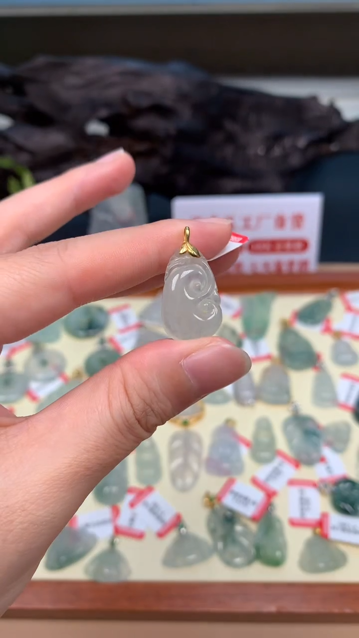 【闪购商品】翡翠颈饰18K金镶嵌如意