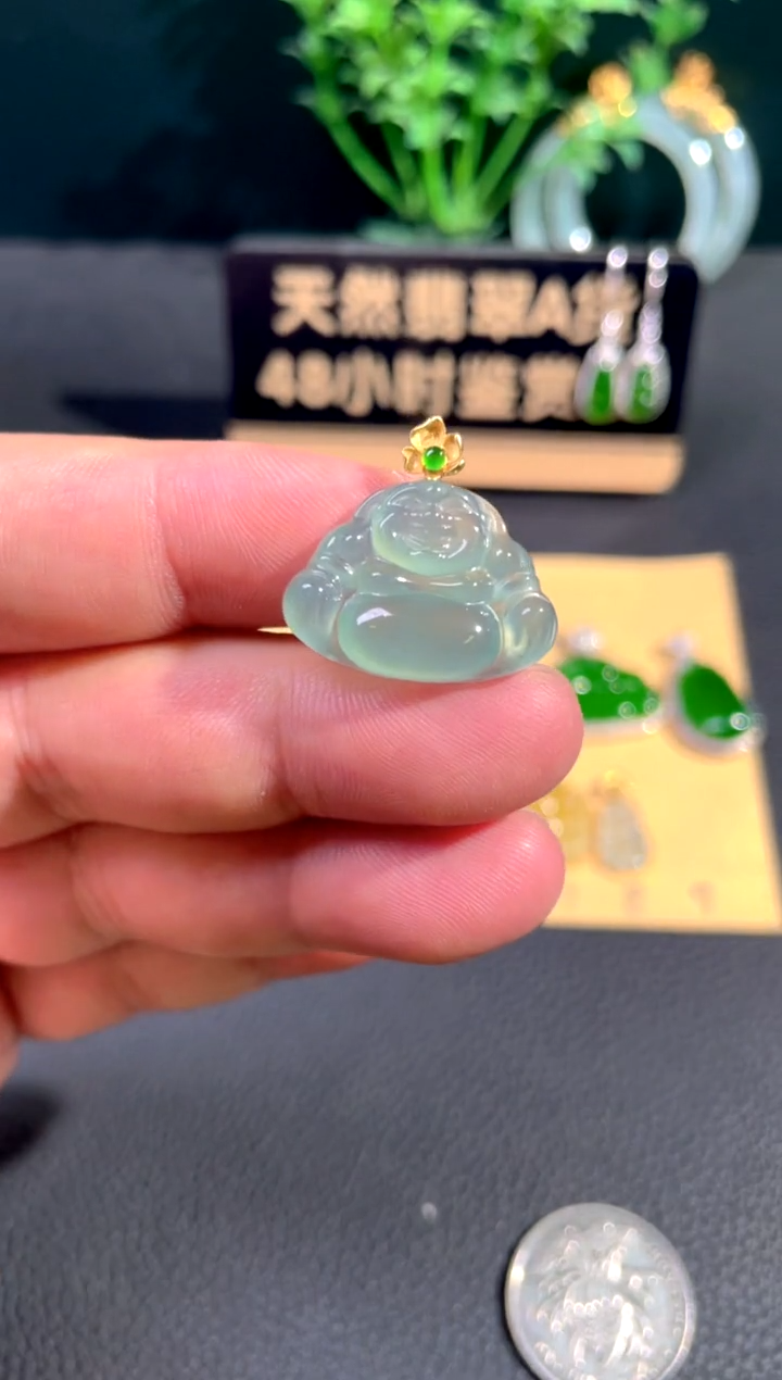 颈饰18K金镶嵌翡翠翡翠