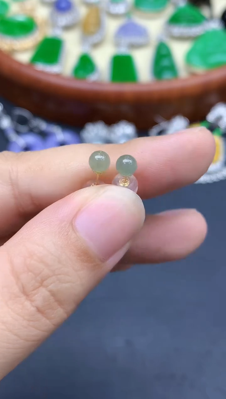 颈饰18K金镶嵌翡翠38-中国好珍宝