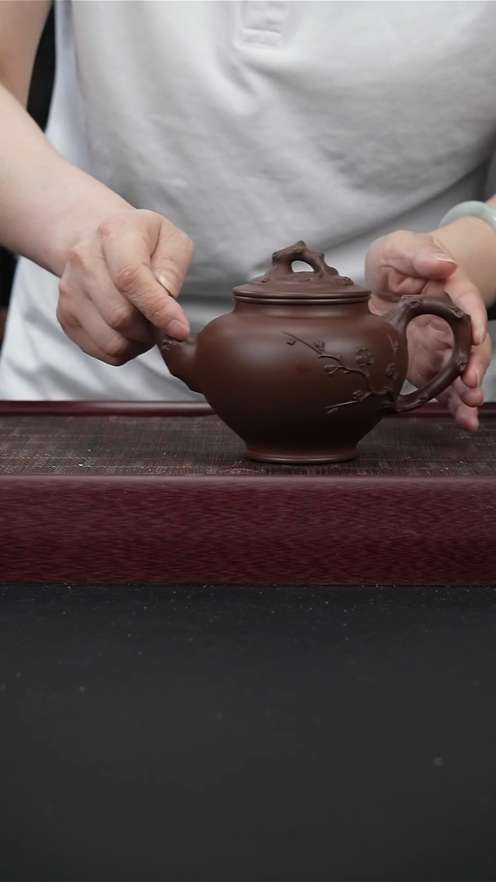 茶壶紫砂xt 底槽清 梅报春