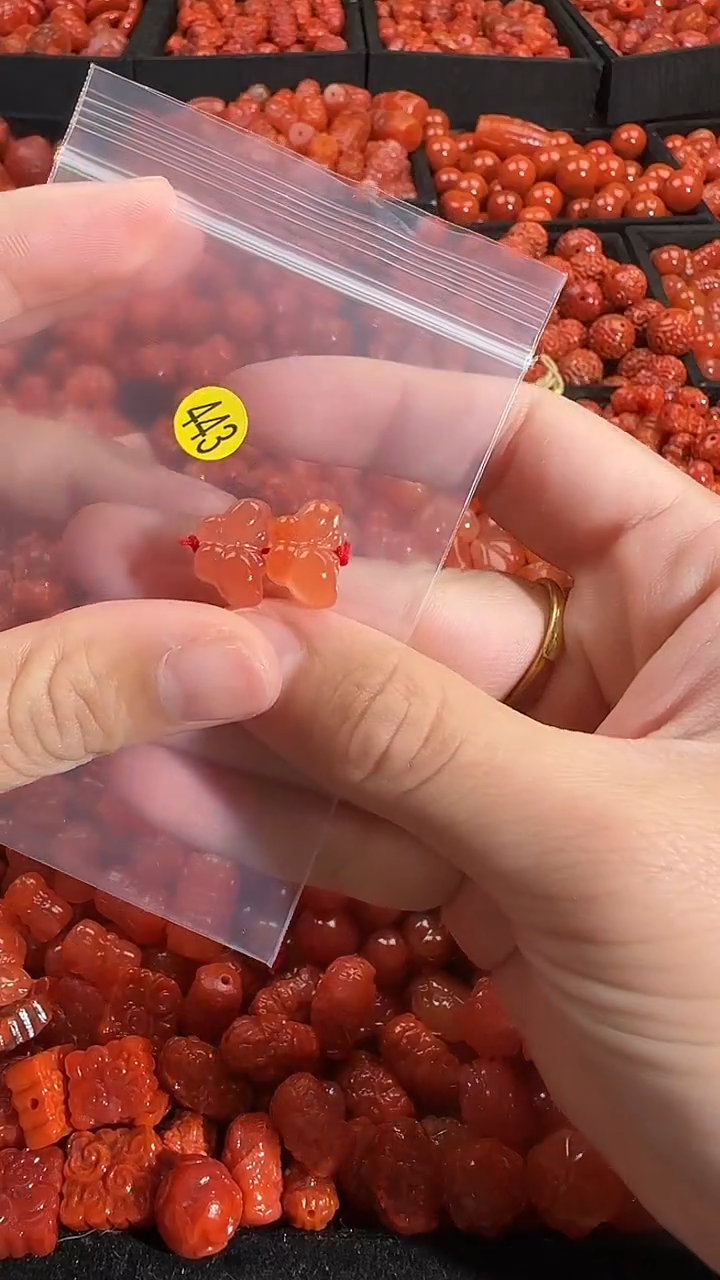 颈饰未镶嵌南红玛瑙1