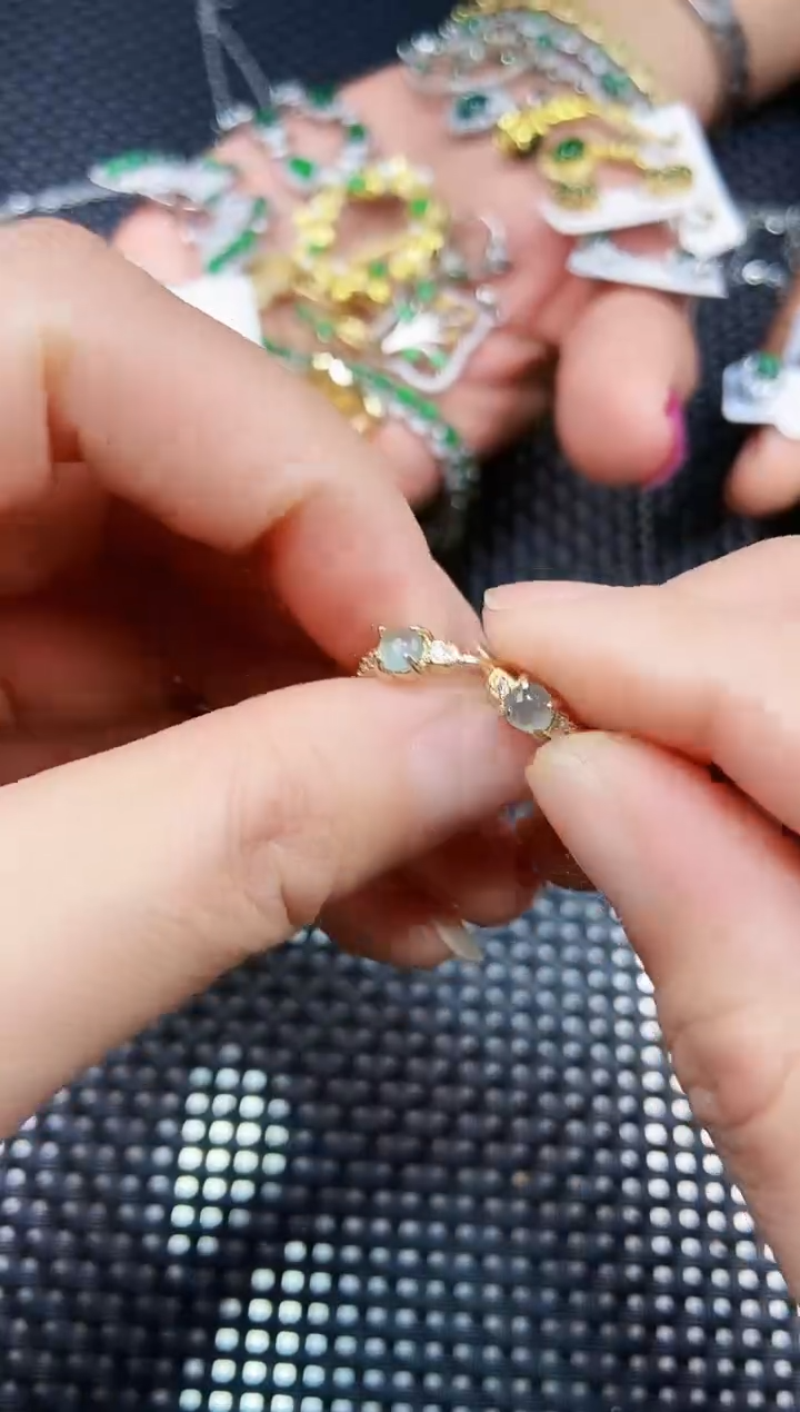 【闪购商品】翡翠耳饰未镶嵌11111111