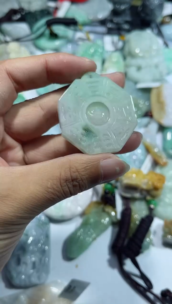 【闪购商品】翡翠颈饰未镶嵌00010856