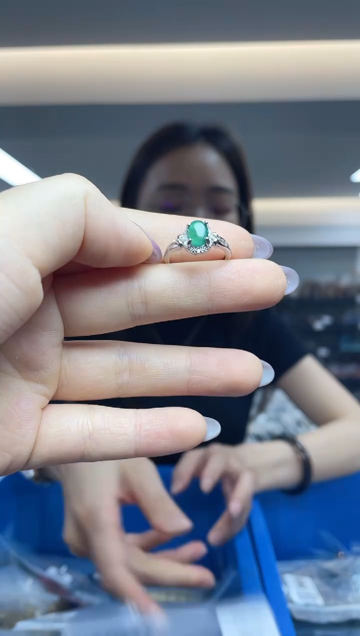 翡翠戒指未镶嵌（多样性发一件）