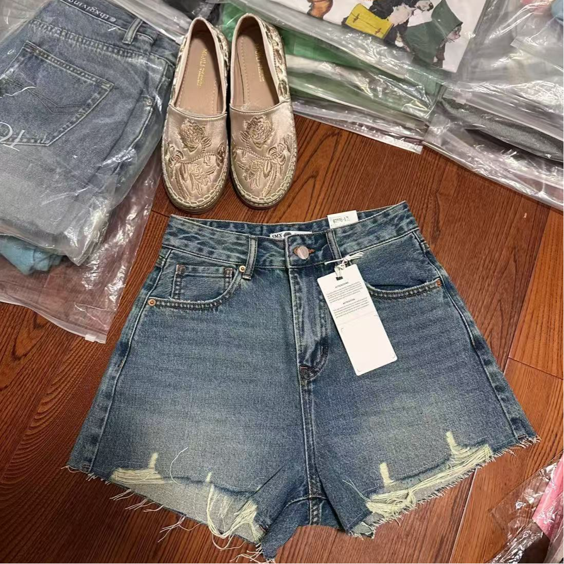 春夏中低腰重工水洗辣妹牛仔短裤
