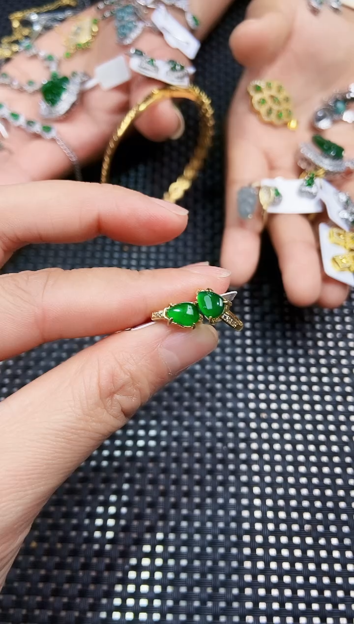 【闪购商品】翡翠耳饰未镶嵌111111111
