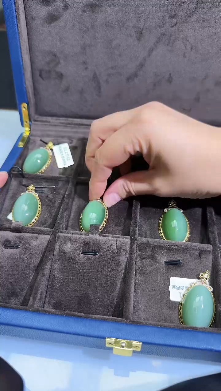 和田玉18K金镶嵌颈饰T0701-693-501多样性一件