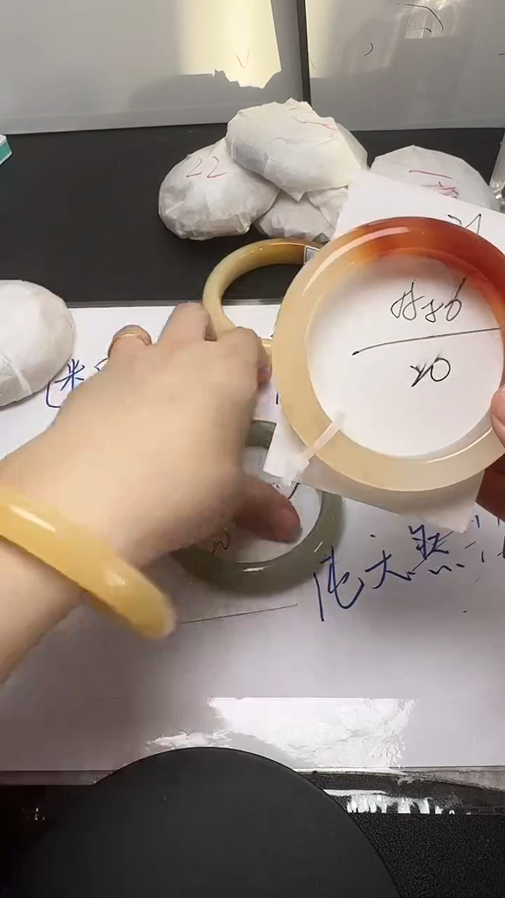 未镶嵌手镯石英质玉21/55-56