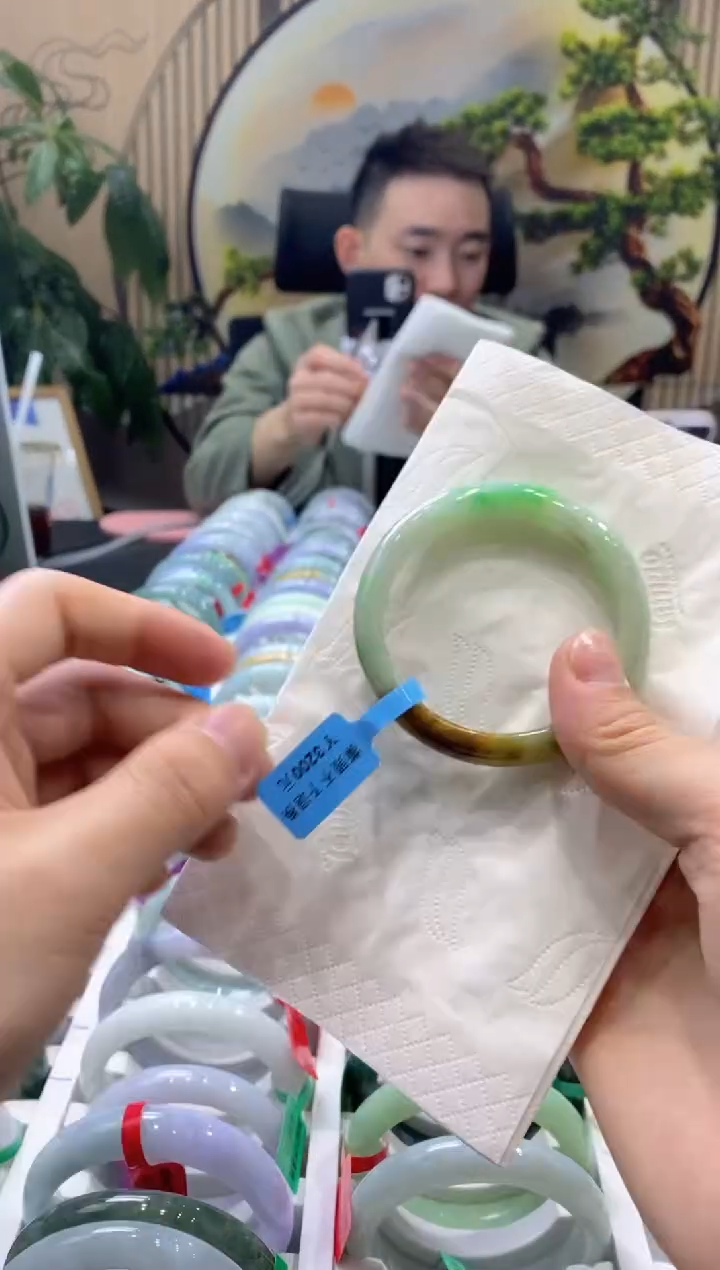 【闪购商品】翡翠手镯未镶嵌0000014986