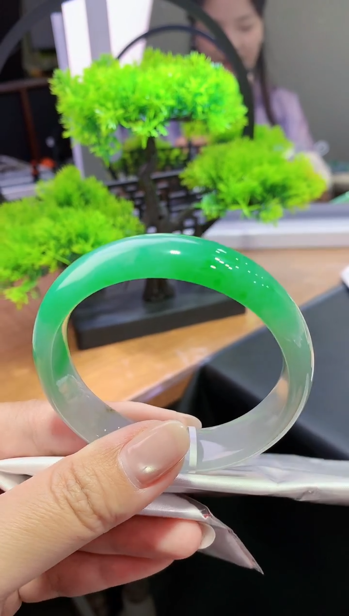 未镶嵌手镯翡翠-k20  天然缅甸A货翡翠总价15万定金2万