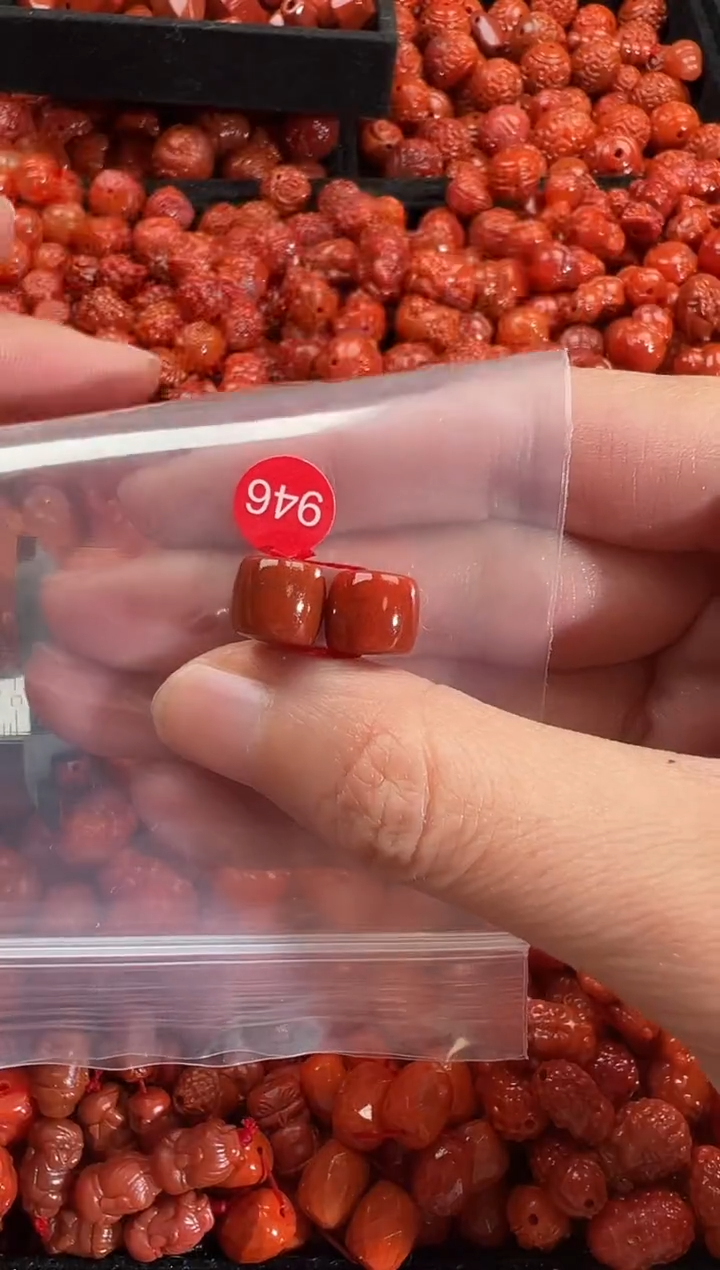 颈饰未镶嵌南红玛瑙1