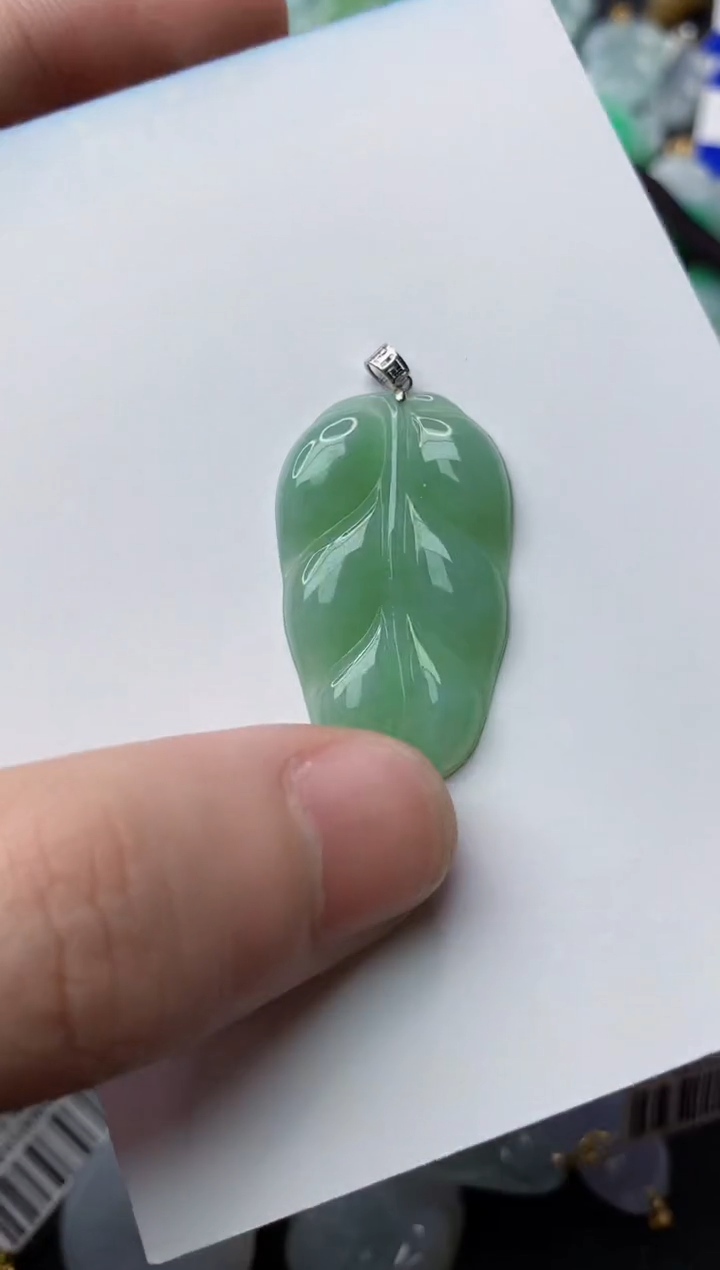 【闪购商品】翡翠颈饰18K金镶嵌44.........
