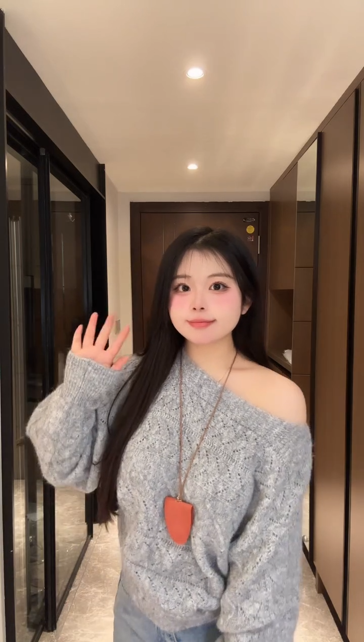 灰色御姐斜肩毛衣上衣90-150斤