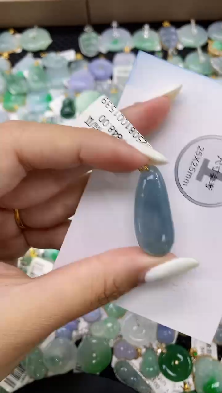 颈饰18K金镶嵌翡翠11111111111