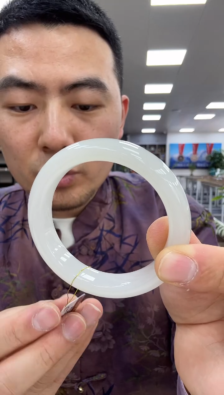 【闪购商品】和田玉手镯未镶嵌55-56  203