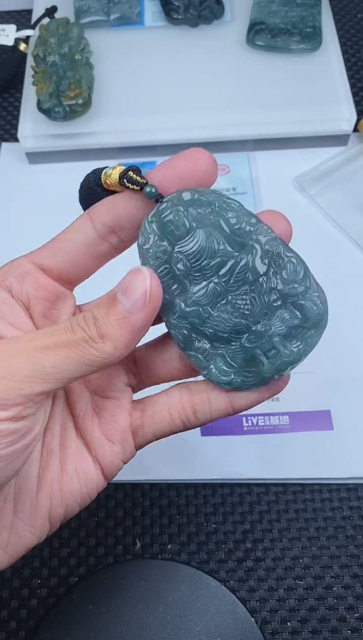 【闪购商品】翡翠颈饰未镶嵌          