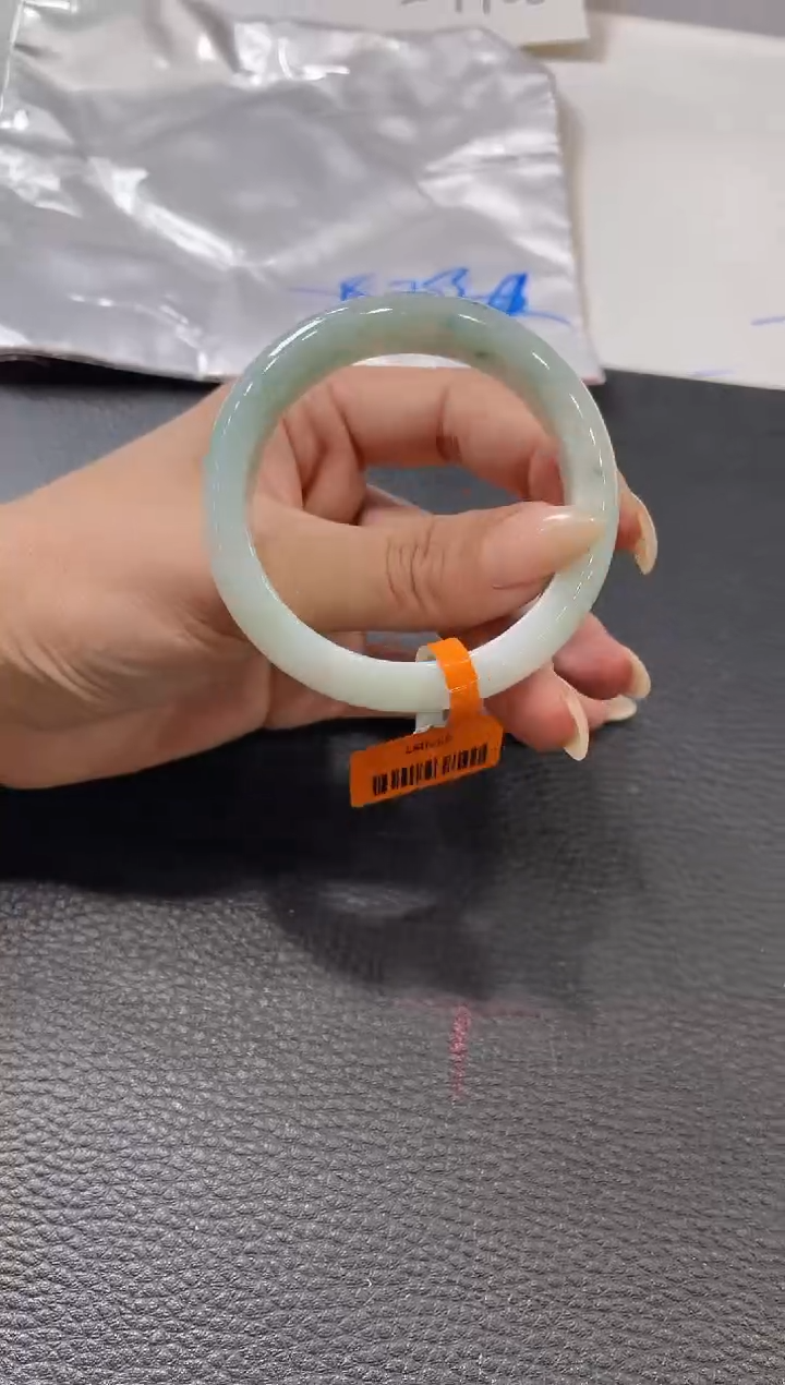 【闪购商品】翡翠手镯未镶嵌手镯