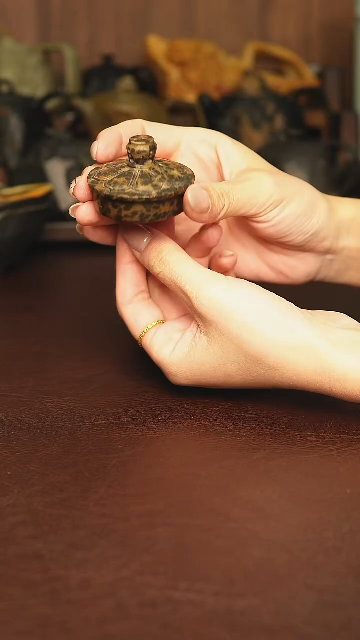 大**的冰碛岩万象佛窟随型壶