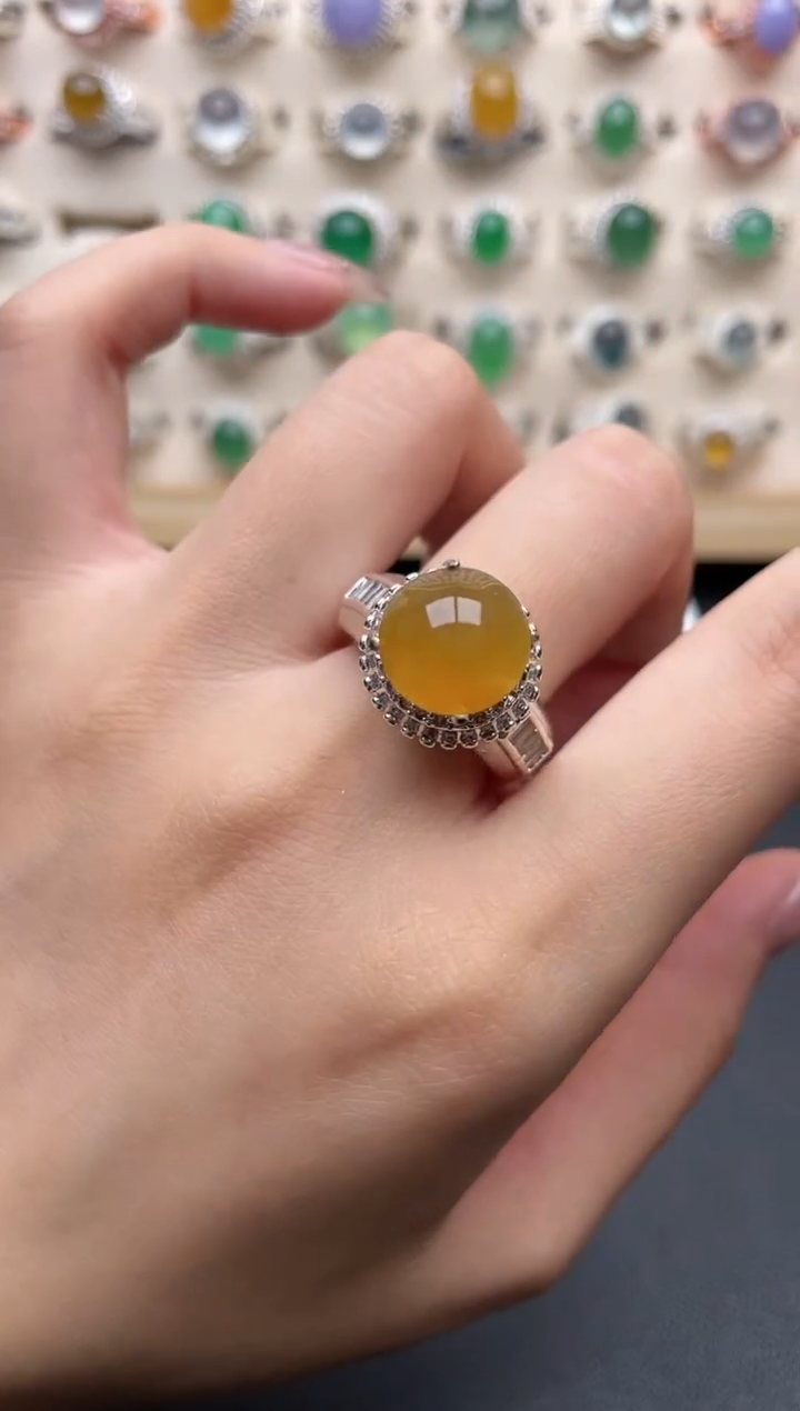 【闪购商品】翡翠戒指未镶嵌一物一证一礼盒