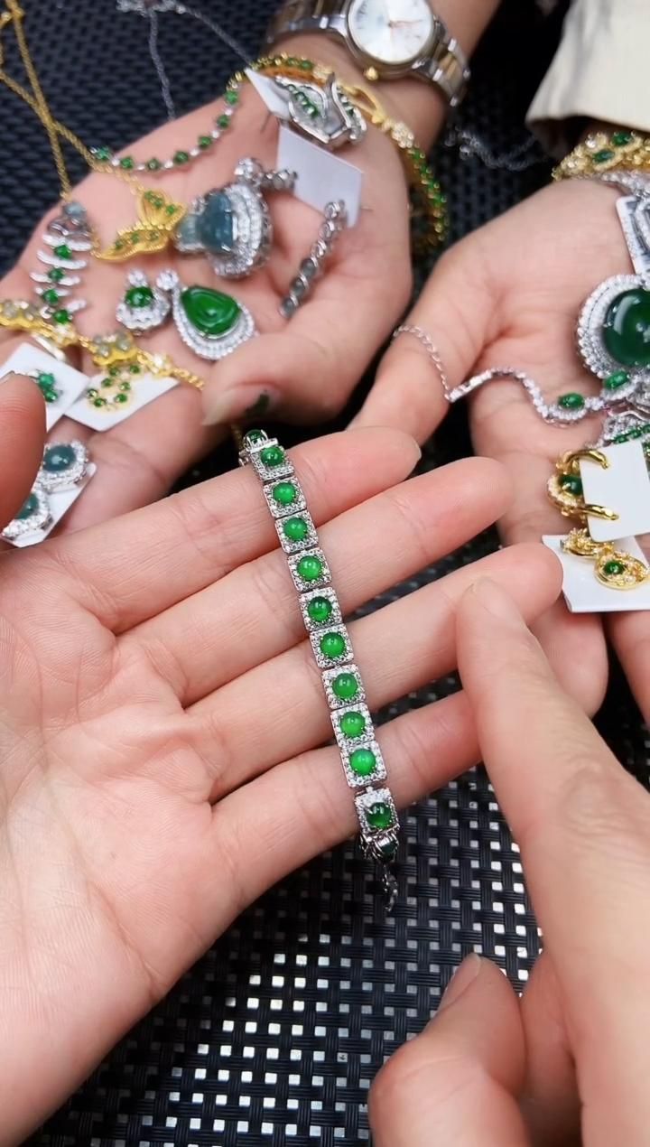 【闪购商品】翡翠手链未镶嵌11111111