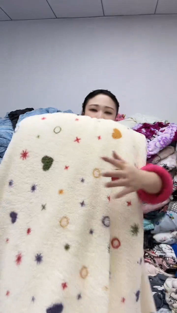 法兰绒3X1.8材质面料尺寸以主播介绍为准