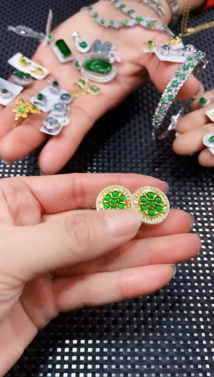 【闪购商品】翡翠耳饰未镶嵌11111111