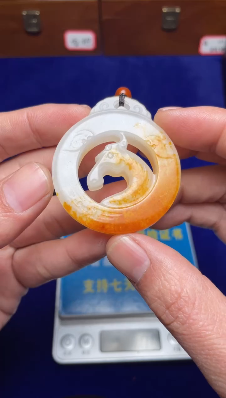 未镶嵌和田玉挂件和田玉