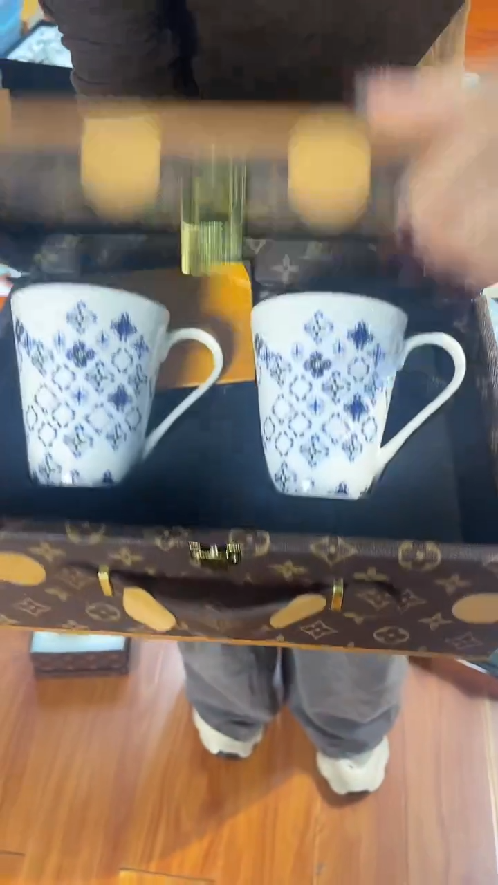 杯鸿辉家品牌瓷器，京东包邮！