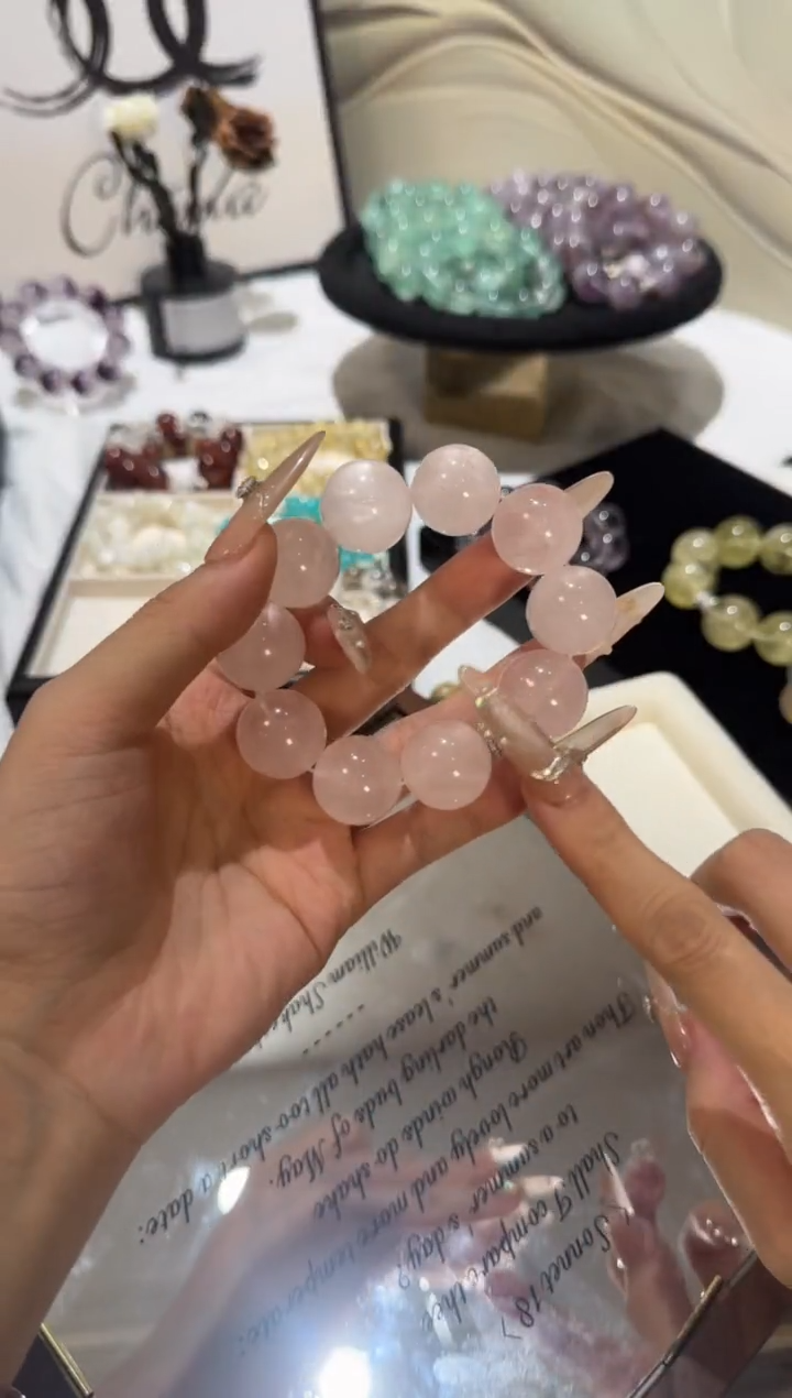 水晶手串未镶嵌18马粉