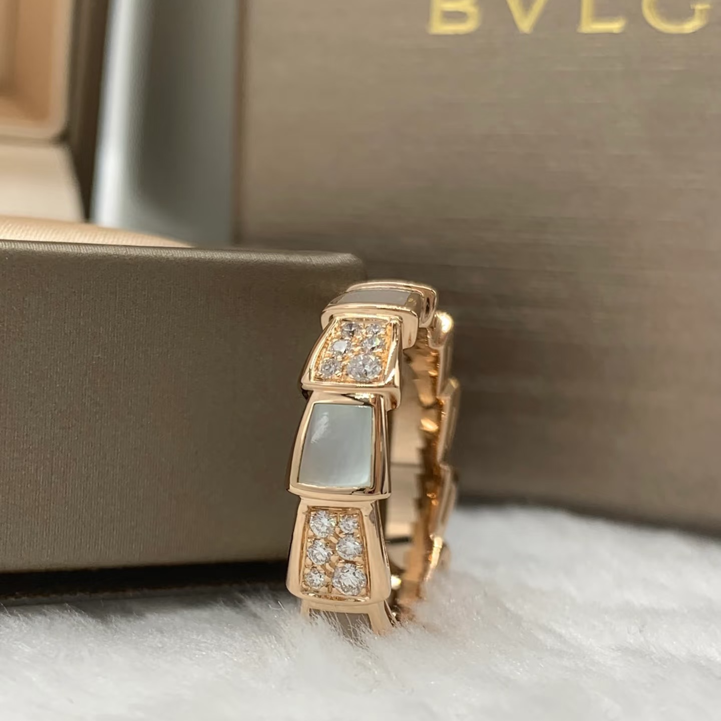 99新 BVLGARI/宝格丽 小花6欢 白贝母拼钻石 蛇戒 47