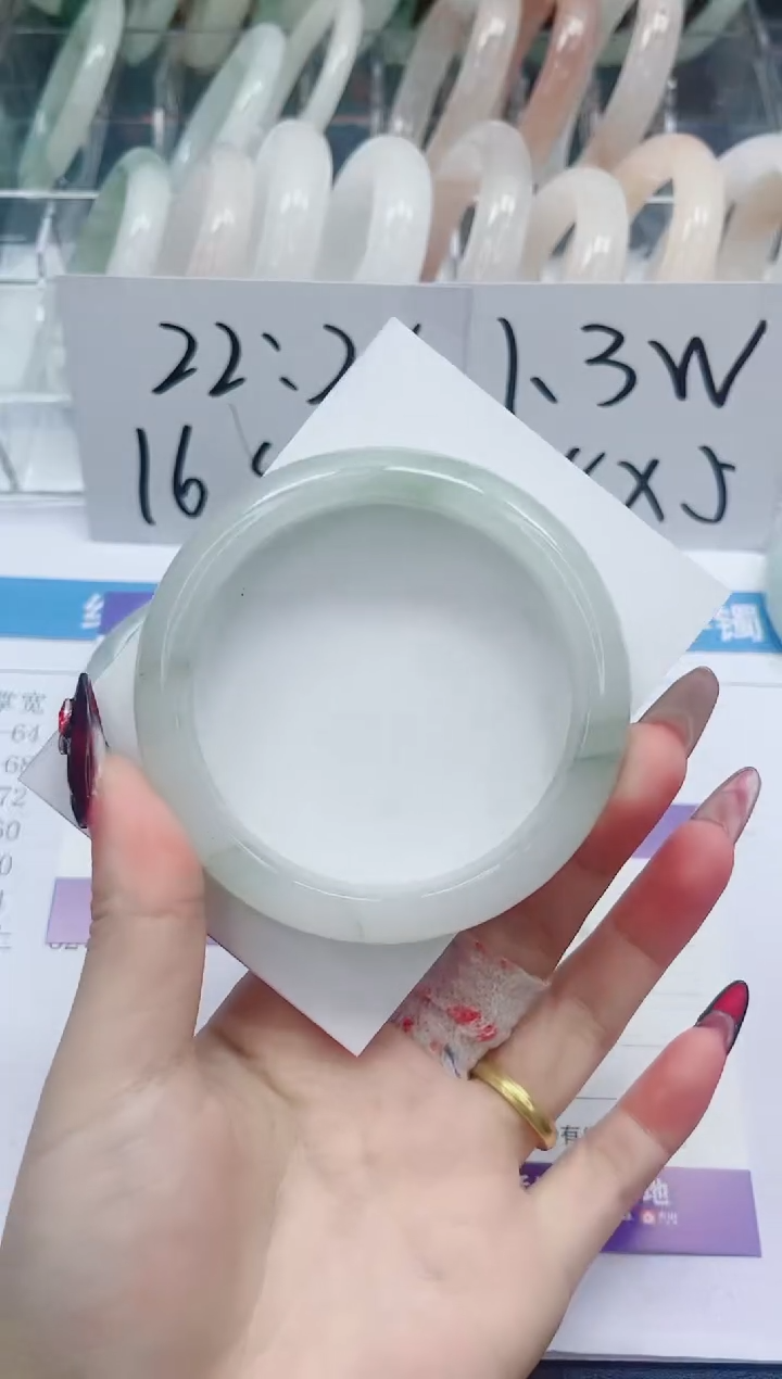 【闪购商品】石英质玉手镯未镶嵌89-59.4