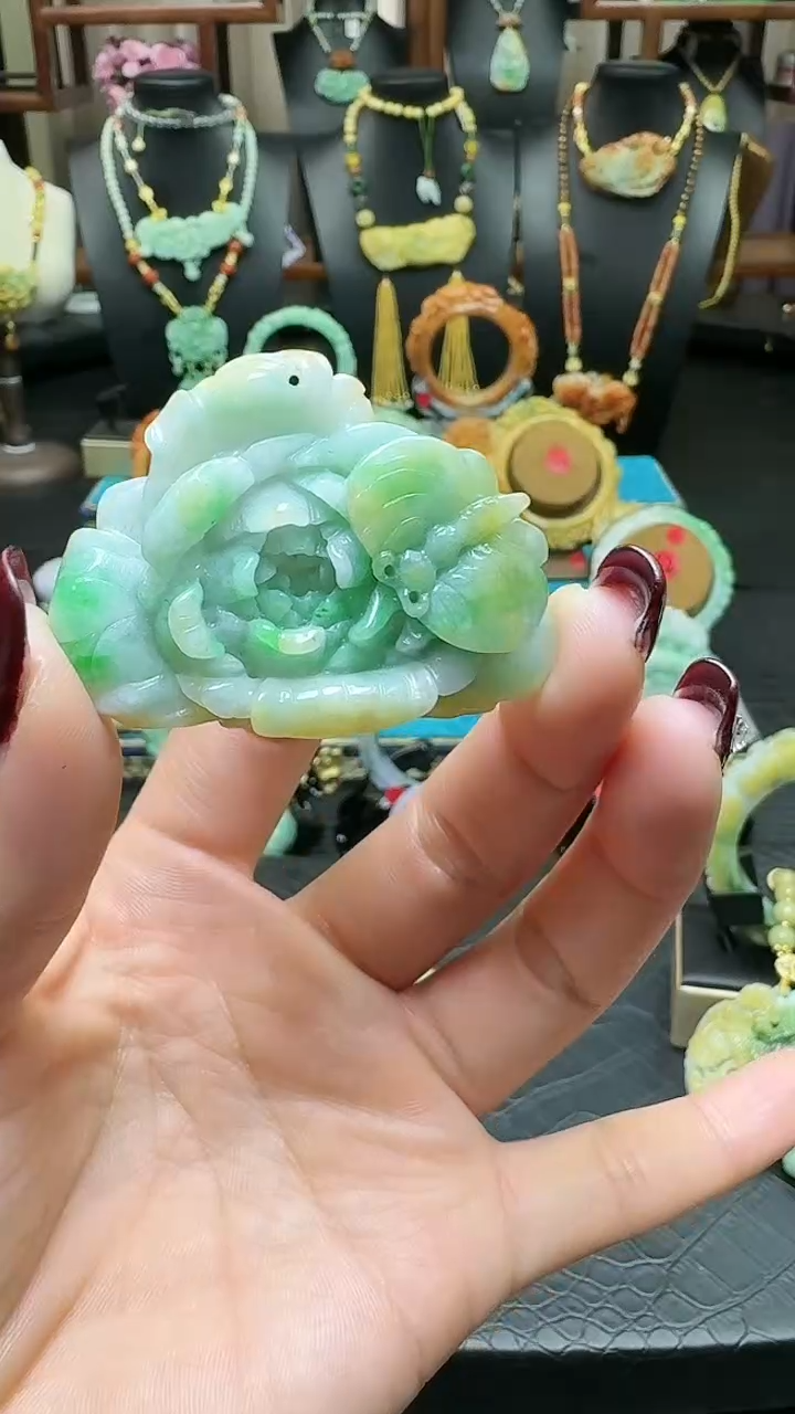 【闪购商品】翡翠颈饰未镶嵌花牌