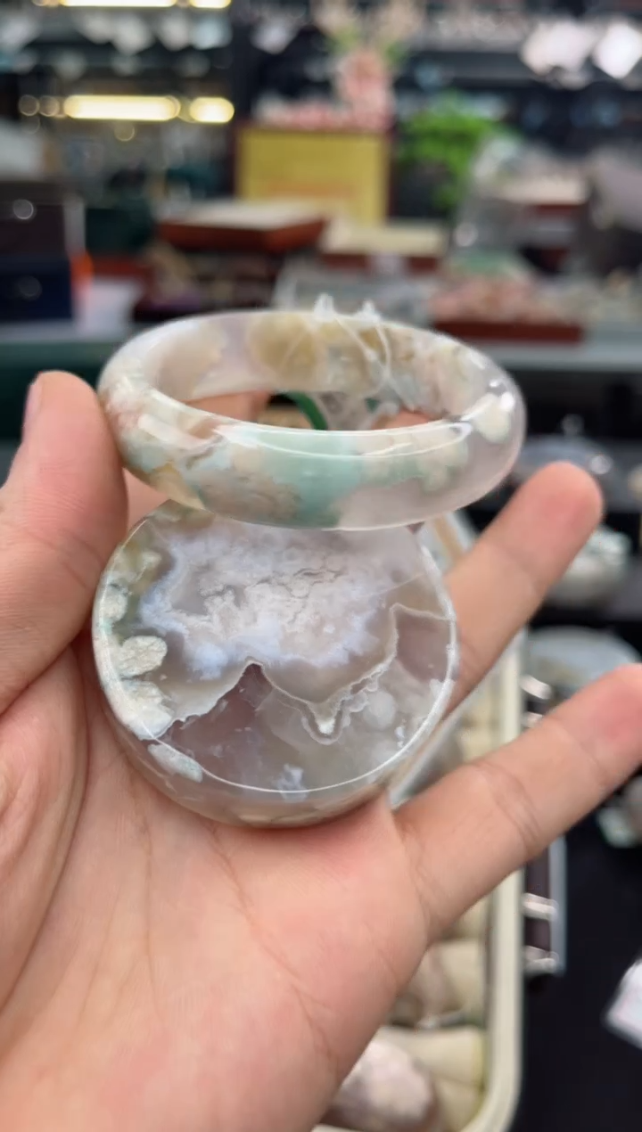 【闪购商品】石英质玉手镯未镶嵌55圈口（赠品镯心）6568151