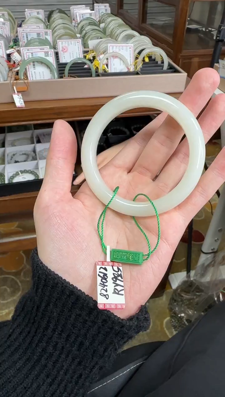 未镶嵌手镯和田玉60