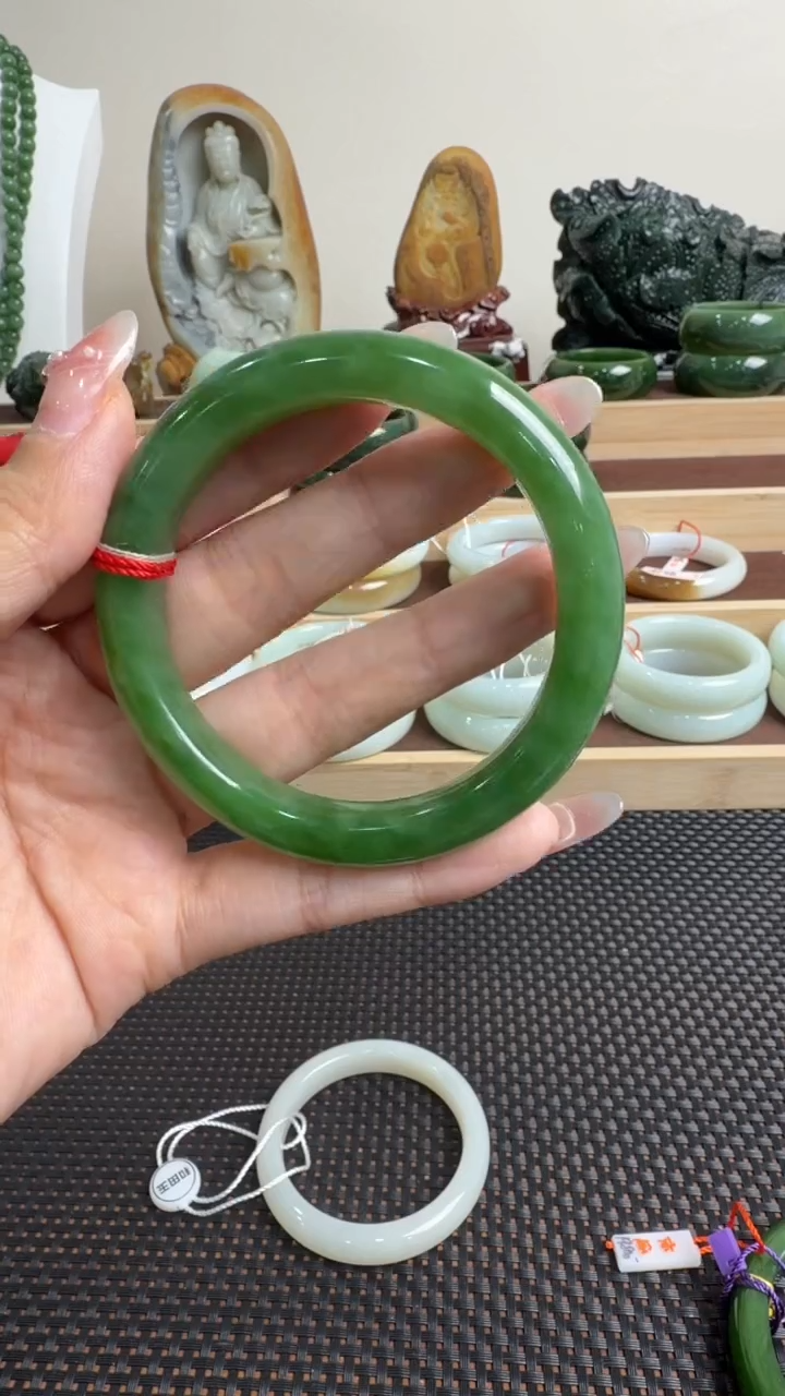 颈饰未镶嵌和田玉手镯55